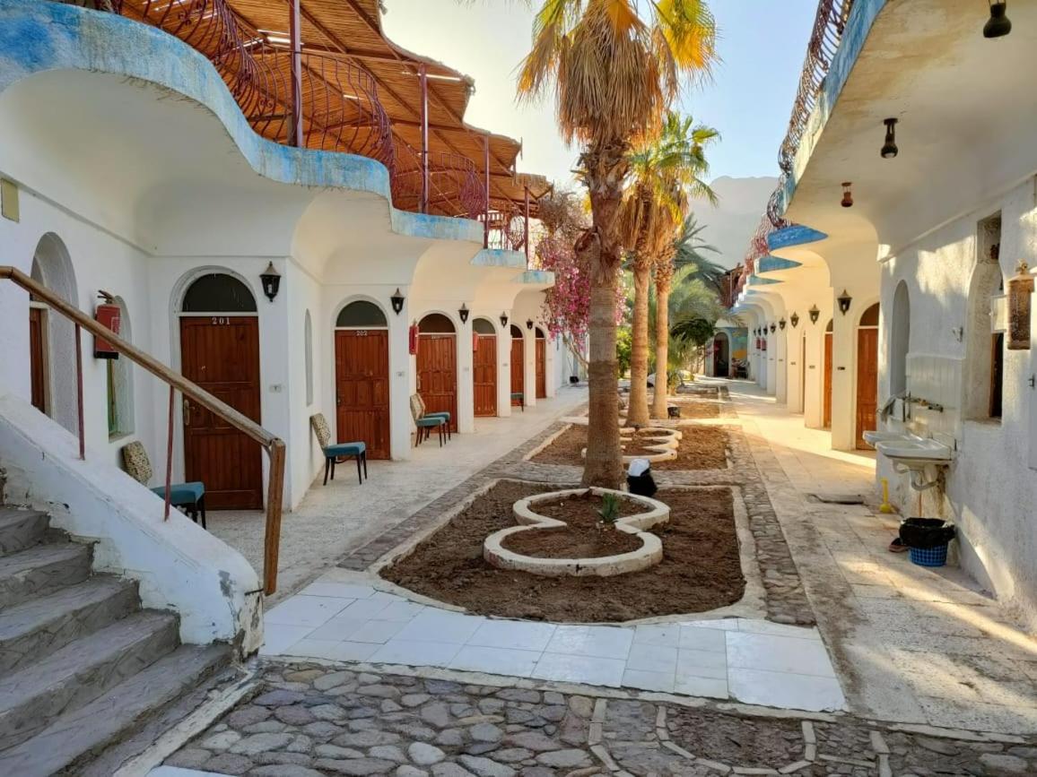 A Pousada Sebaii Camp السباعى كامب شاطئ الترابين بجوار ويت بالس Nuweiba‘ el Muzeinah Exterior foto